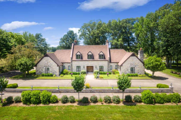 The exterior of Mourfield Estate at Swifty Farms in Seymour, IN